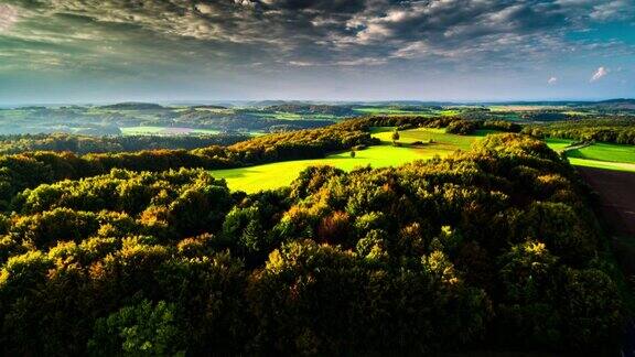 田园诗般的乡村绿地-德国艾菲尔