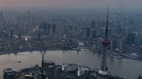 时间流逝上海市区从白天到夜晚的过渡