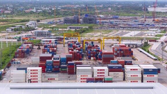 物流进出口的港口工业集装箱货运