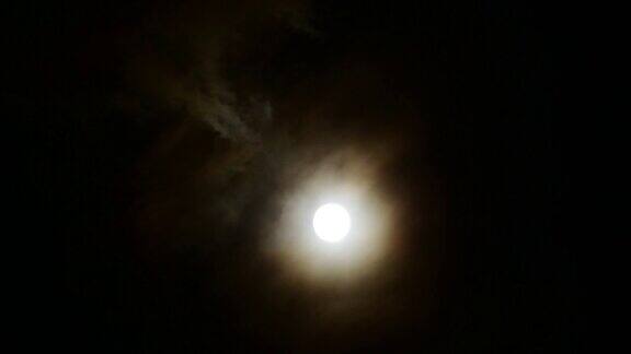 有趣的月亮晚上