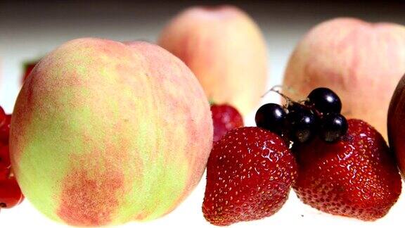 多莉:新鲜水果和浆果背景