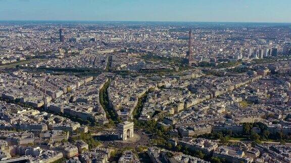 2019年5月法国巴黎无人机俯瞰历史悠久的市中心凯旋门和埃菲尔铁塔