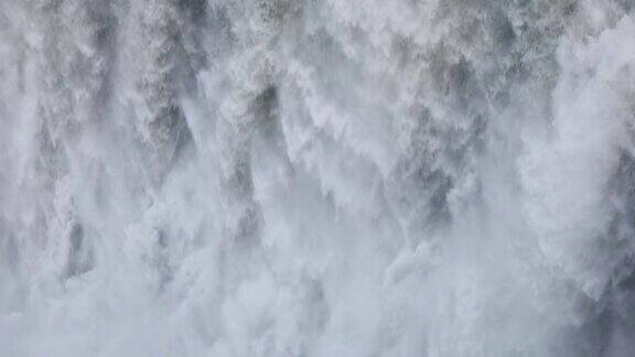 瀑布的力量特写冰岛的自然力量