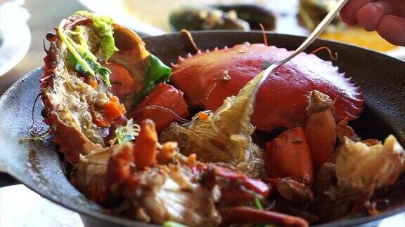 锅烤蟹肉粉泰国中式海鲜