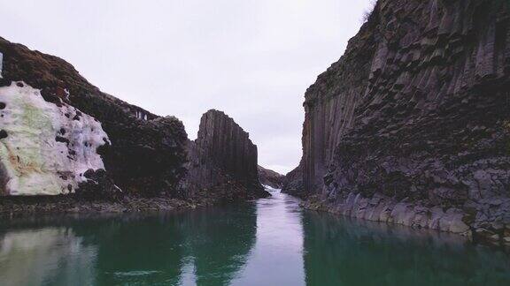 冰岛斯图达拉吉尔峡谷美丽的空中景观