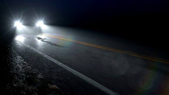 汽车行驶在乡村夜晚潮湿的道路上前灯打开无缝循环