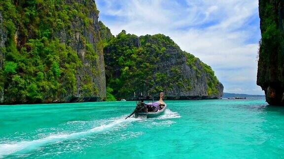 皮皮岛著名的旅游地标位于泰国的甲米