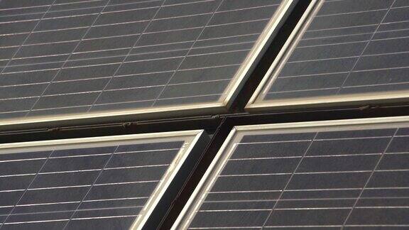 移动太阳能电池板组安装在屋顶上