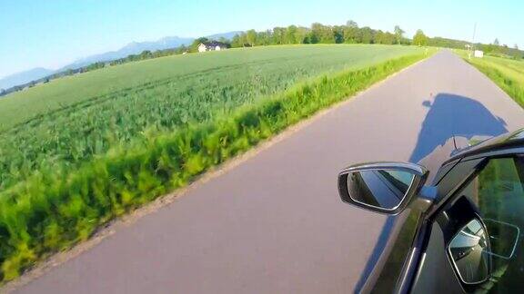 车况:春天的巴伐利亚乡村公路上