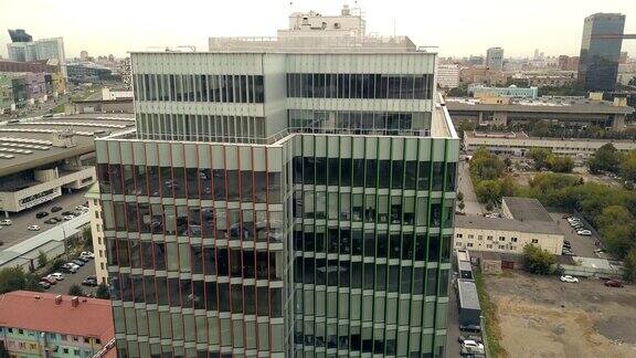 无人机拍摄城市高层商业中心建筑玻璃幕墙建筑
