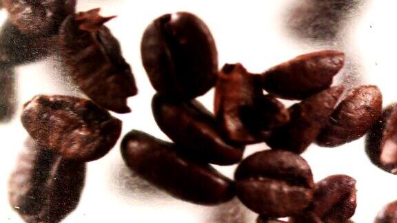 下降的咖啡豆