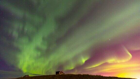 延时拍摄:冰岛凯夫拉维克的北极光