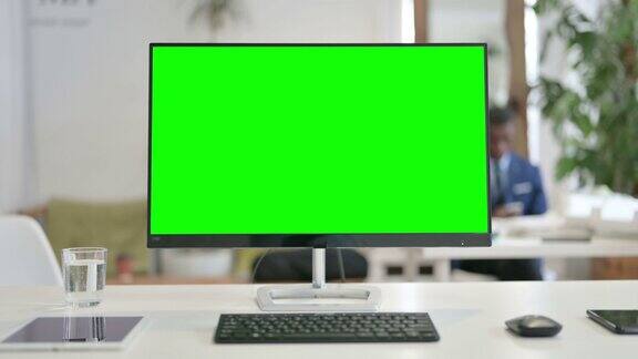 接近桌面与绿色色度键屏幕