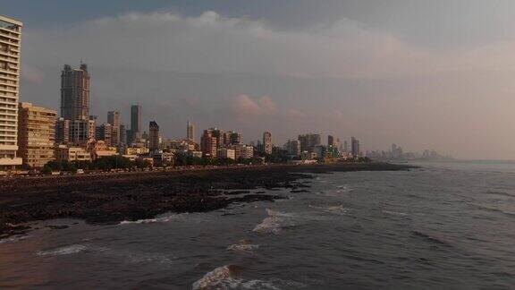 电影ArialDrone海景BandraWorli海链接孟买城市日落4k