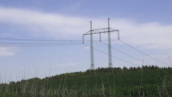现场电力线的全景图现场高压柱或高压塔