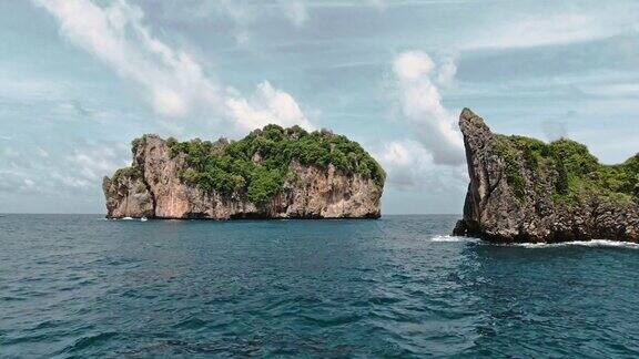 泰国的石灰岩喀斯特热带岛屿