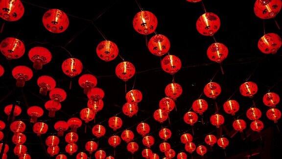 中国新年的灯笼挂着