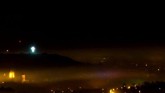 特兰西瓦尼亚山穿越时间流逝雾