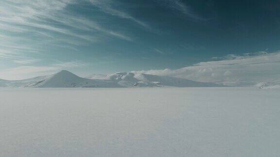 冰冻的湖和雪山土耳其的4K视频
