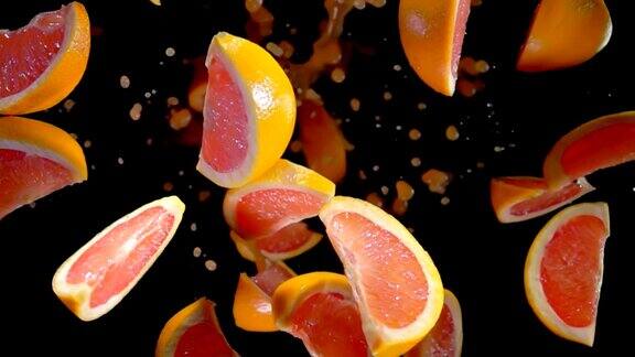 带汁的葡萄柚片飞向镜头