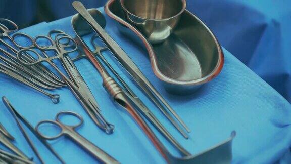 手术中使用的外科器械