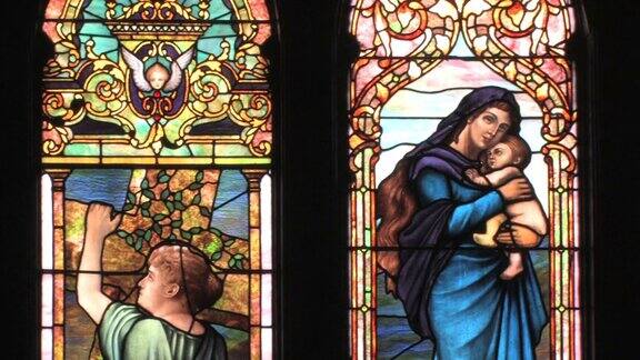 彩色玻璃耶稣和玛丽