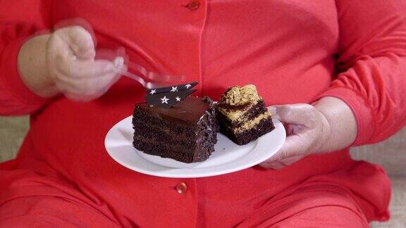 胖女人吃蛋糕