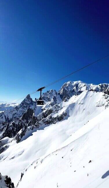 意大利的阿尔卑斯山在courmayeur