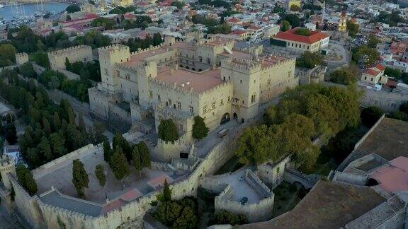 中世纪的罗德镇希腊小建筑古土耳其浴场无人机拍摄