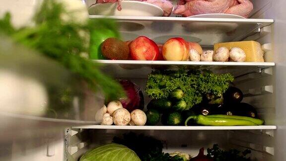 满满一冰箱的新鲜健康食品缓慢的密苏里州