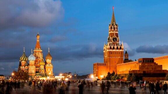 俄罗斯莫斯科红场、克里姆林宫和圣巴西尔大教堂的夜景