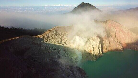 印度尼西亚东爪哇卡瓦伊真火山