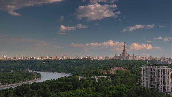 夏日莫斯科著名的麻雀山公园空中全景4k时间推移俄罗斯