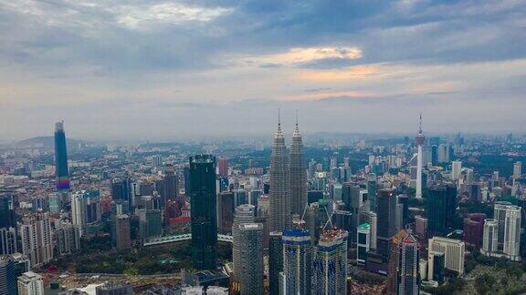 日落天空吉隆坡市中心航空全景图时间间隔为4k马来西亚