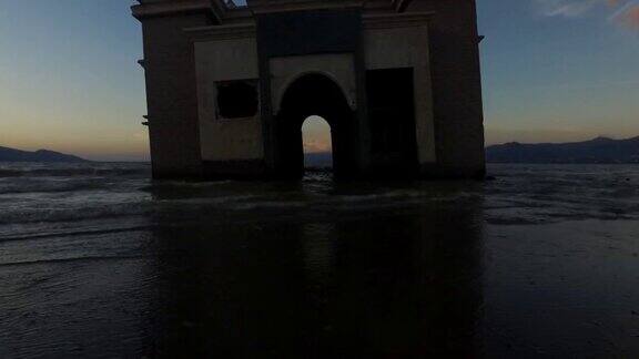 漂浮的清真寺在日落时刻04