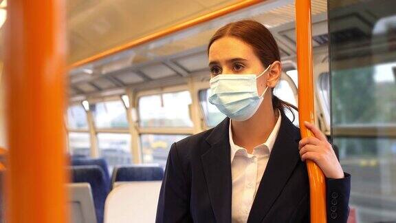 医用口罩旅行旅行年轻女子通勤