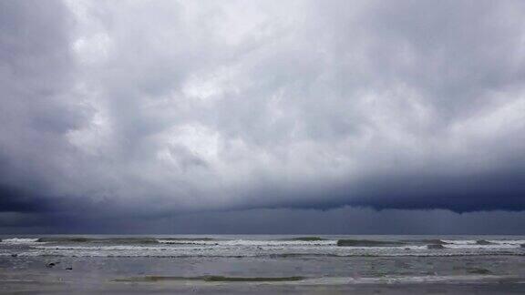 延时:海面上的大风黑风暴架云