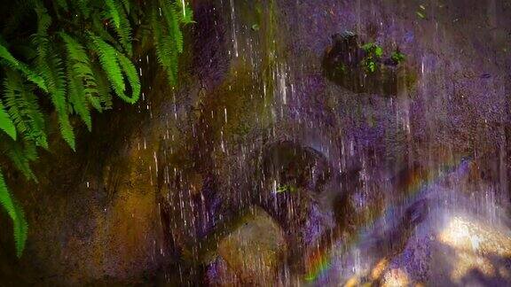 彩虹在瀑布