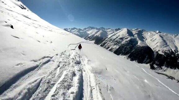 第一人称视角在意大利阿尔卑斯山滑雪