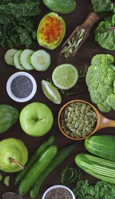 饮食概念:直接下面的多利拍摄的绿色水果和蔬菜为排毒饮食健康饮食