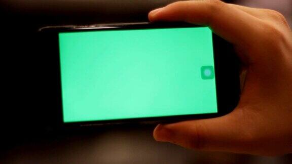 手持智能手机绿屏