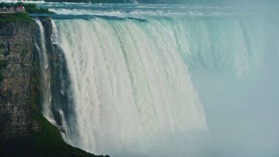 尼亚加拉大瀑布的壮观景象