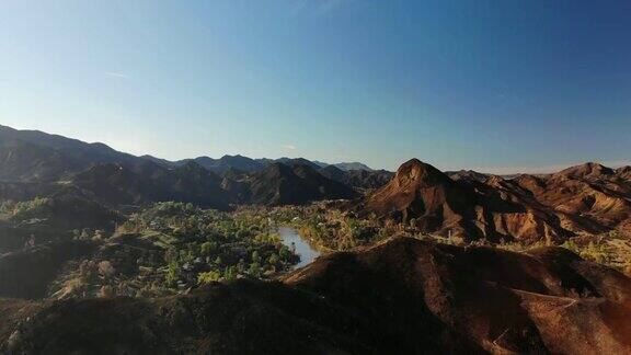 马里布湖山麓