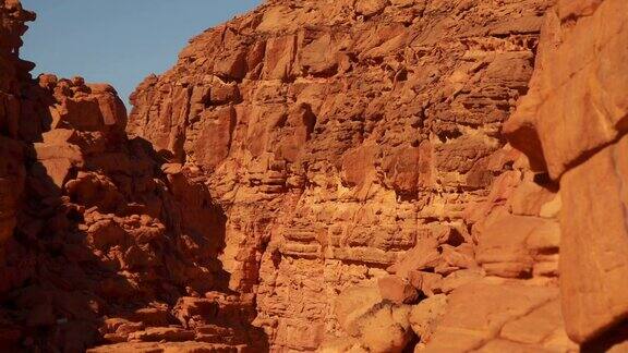 埃及西奈沙漠的彩色峡谷