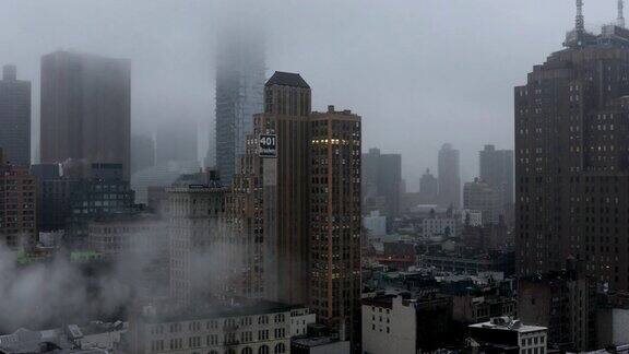 多雨的纽约市中心