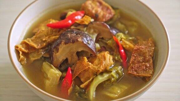 水煮酸菜苦瓜汤-亚洲素食和素食的风格