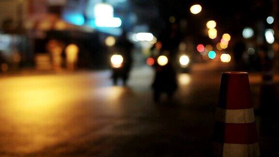 泰国清迈老城夜晚自由流动的街道