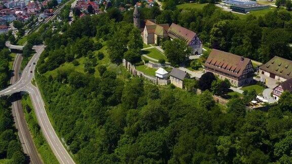 德国洛奇市旁边的修道院克洛斯特洛奇鸟瞰图