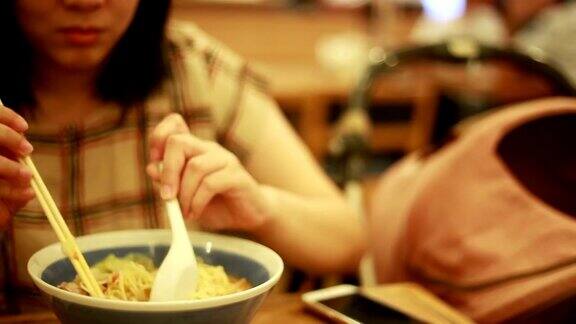 喜欢在日本餐厅吃拉面