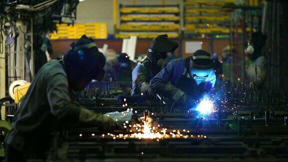 HD:工业工厂的焊接工作